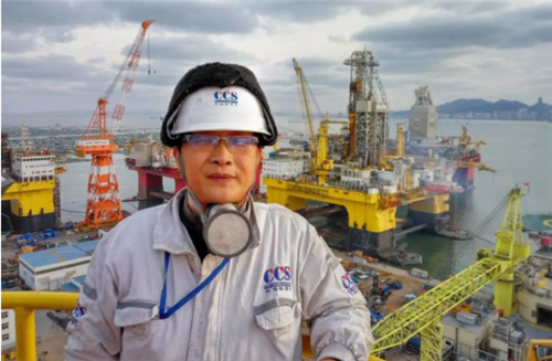 他是CCS船級社國家承認“深海一號”的主任驗船師，尋找最美驗船師