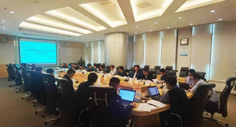 甲板上解起貨鋼索，雜貨船，起貨鋼索需要做船級社的認證嗎？